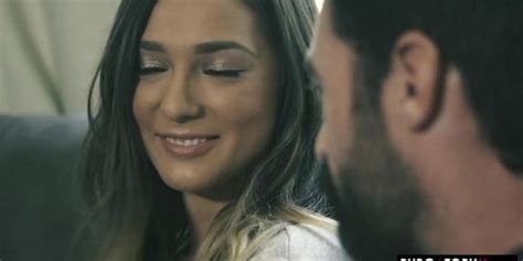 Jaye Summers Threesome With Two Hot Guys Tnaflix