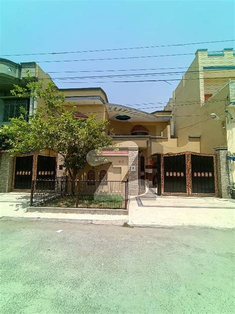 10 Marla Facing Park Used House For Sale In People Colony Gujranwala