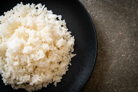 Arroz Cocido En Un Plato Foto Premium