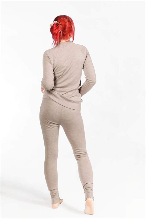 Meriino Soe Pesu Nude Iti Selja Tagant Tuub Sinu Igap Evane Kaaslane