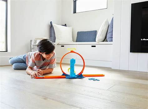 Ripley Figura Hot Wheels Track Builder Loop Kicker