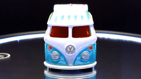 Машинка Premium Hot Wheels Kool Kombi Barbie Pop Culture 1 64 HXD96 White купити в інтернет