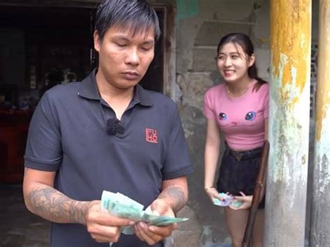 Th C H Em V Hot Girl C A L C Fuho L N Xe Hoa Tu I