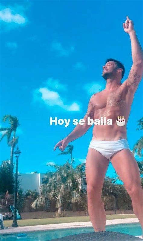 Con Una Foto S Per Hot Ricky Martin Festej Los Infobae