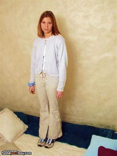 Amateur Teen Posing Naked 1 3 Porn Pic