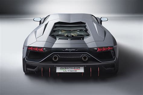 2022 Lamborghini Aventador Roadster Vehicle Details