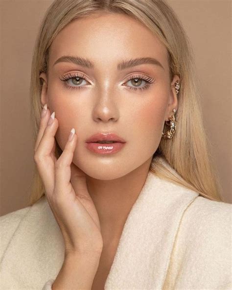 Evo Kako Ete Posti I Naked Smokey Eyes Look