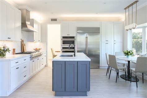 Белый ламинат на кухне - топ-20 идей