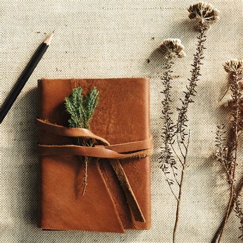 10 Memory Box Ideas: What to Put in a Memory Box to Preserve Your Most