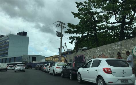 Na véspera do feriado da Independência ferry tem filas e espera de até