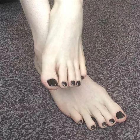 Just Painted My Nails Nudes TGirl Feet NUDE PICS ORG