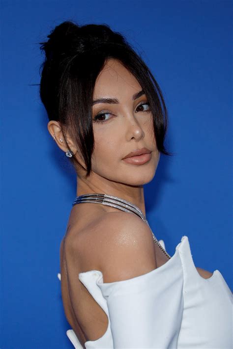Photo : Nabilla Benattia - Photocall du gala de l'AmFar 2023 à l'Hôtel