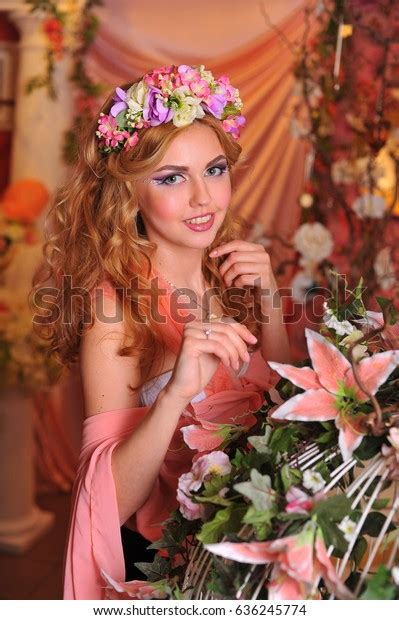 Sexy Smiling Blonde Pink Creative Makeup Stock Photo 636245774 Shutterstock