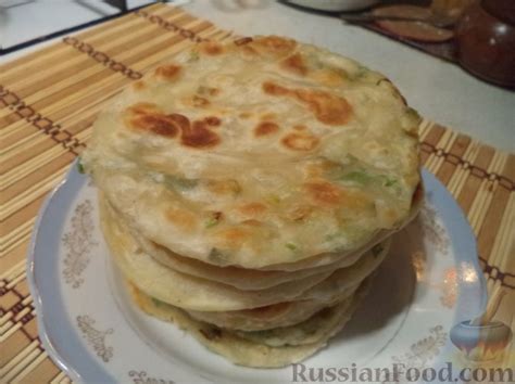 Рецепт: Китайские слоеные лепешки с зеленым луком на RussianFood.com