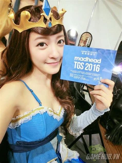 Những hình ảnh hút mắt của nữ showgirl hot nhất Taipei Game Show 2016