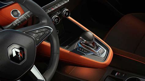 2020 Renault Captur Breaks Cover With Familiar Look New Tech Car In