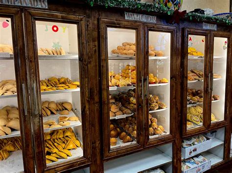 Restaurant Review El Bolillo Bakery The Heights Blog