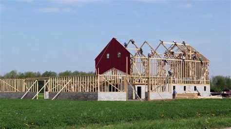 VIDEO: Timelapse captures day-long, old fashioned barn raising in ...