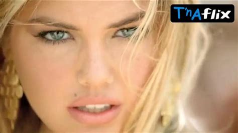 Kate Upton Bikini Scene In Sobe Staring Contest Commercial Porn Videos