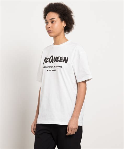 Alexander McQueen - Біла футболка з принтом Mcqueen Graffiti ...