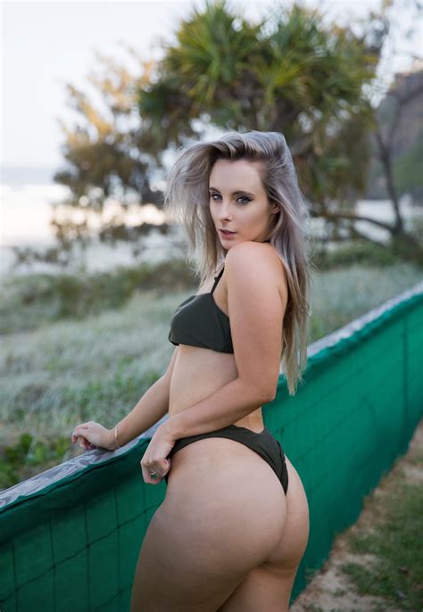 Bikini Booty Porn Pic