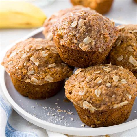 Healthy Banana Muffins with Old Fashioned Oats | Jessica Gavin