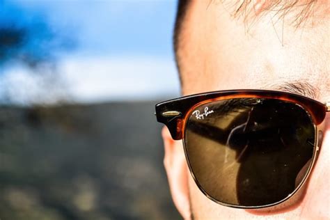 Ray Ban Vs Maui Jim Comparing The Top Sunglasses Brands For 2022