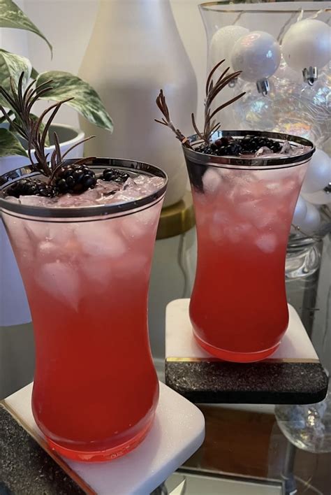 Theblondecoach The Blonde Coach Is A Full Service Mobile Bar Which Focuses Around Bringing You