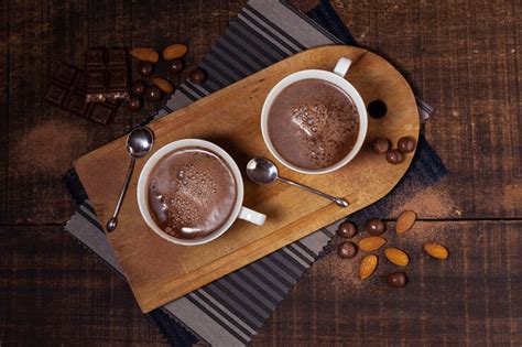 Как приготовить горячий шоколад дома