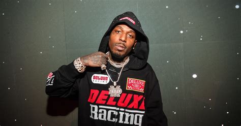 Sauce Walka Fends Off Knife Wielding Man With A Broomstick And Fans