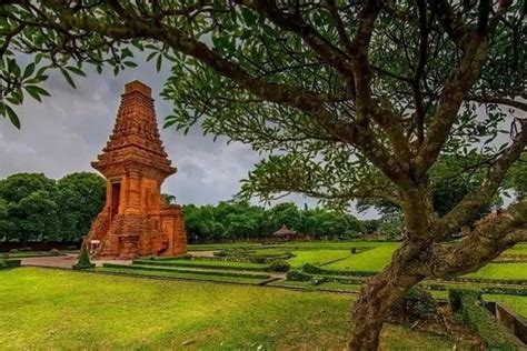 Situs Trowulan Mojokerto Jejak Kejayaan Kerajaan Majapahit Yang