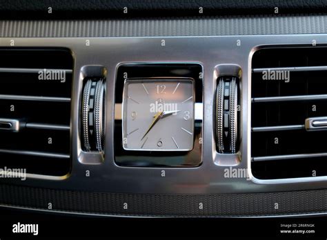 Mercedes Benz E Class Hi Res Stock Photography And Images Alamy