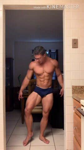 Nude Muscle Stud ThisVid