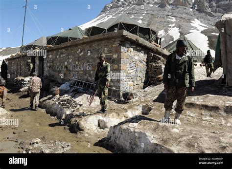 Army Camp High Resolution Stock Photography And Images Alamy