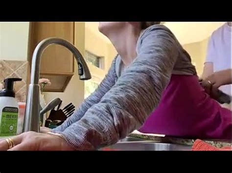 Cogen En La Cocina Mientras Sus Hijos Juegan Xvideos