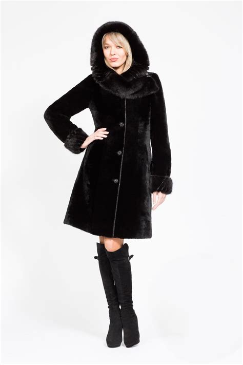 Шуба мутоновая с капюшоном-099-купить в интернет магазине