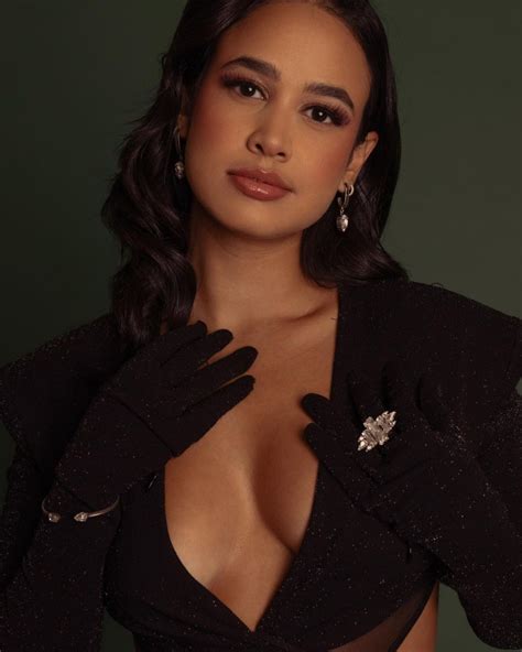 Celeb Latina Emily Tosta Nude Photo 7 The Fappening Leaked Photos