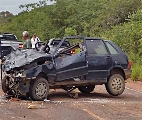 Acidente Entre Caminhonete E Carro Deixa Mortos E Um Ferido No Sert O