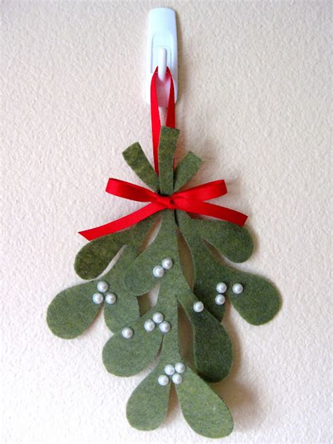 Make Your Own Mistletoe Tutorial