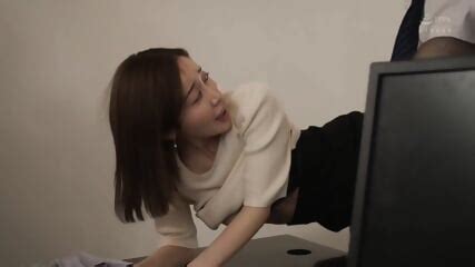 Employee And Highly Educated Beautiful Mature Woman Have An Affair UR09E7MR Yuu Shinoda