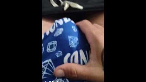 Míralo Chiquito Hasta que Se Pone Duro y Bota Mucha Leche Pornhub Gay