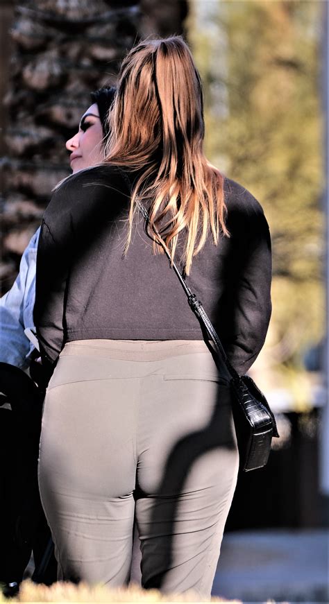 Blonde Pawg In Green Pants Spandex Leggings Yoga Pants Forum