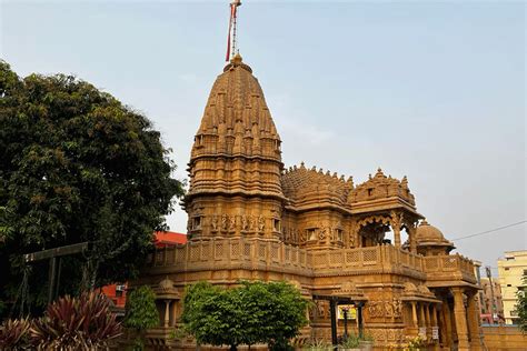shri chintamani parshwanath mandir sacred temple  haridwar