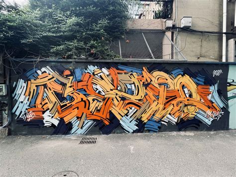 DEZIO - Bombing Science: DEZIO's Urban Artistry