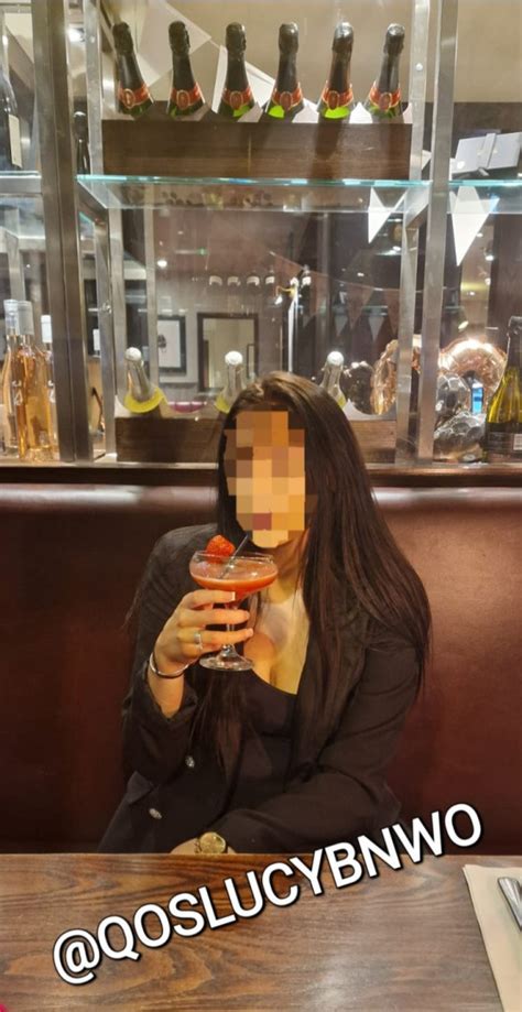 OnlyFans Hotwife Queen Of Spades QOSLUCYBNWO Nude Photo 13