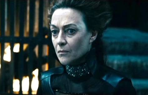 Hot Sexy Elizabeth Hawthorne Bikini Pics