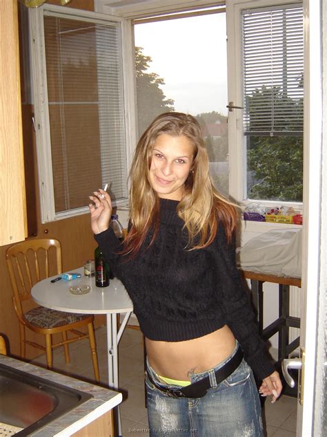 Cute Posing Private Amateur Pics Page