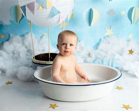 Hot Air Balloon First Birthday Cake Smash CT Photographer