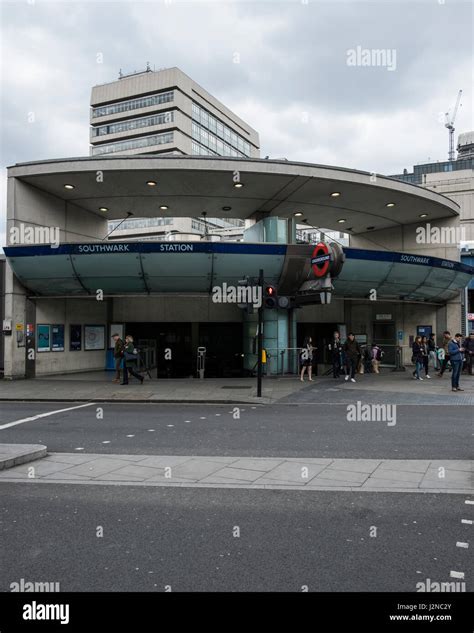 Southwark station hi-res stock photography and images - Alamy