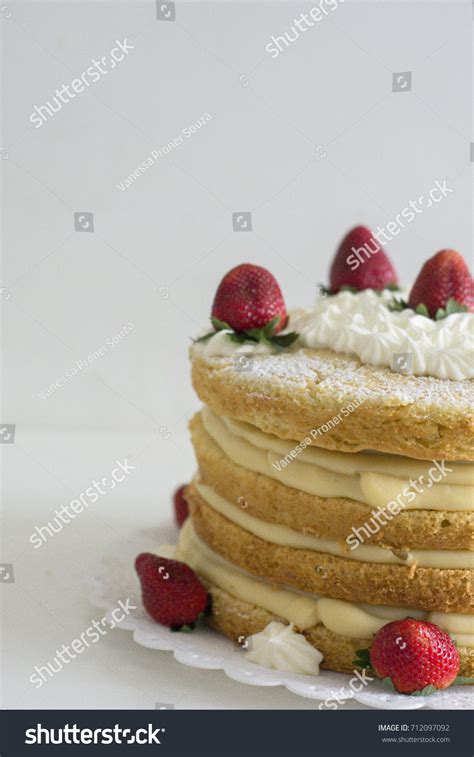 Naked Cake Stock Photo 712097092 Shutterstock